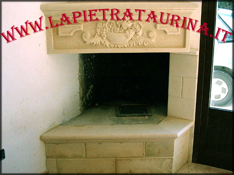Cornice in pietra per camino