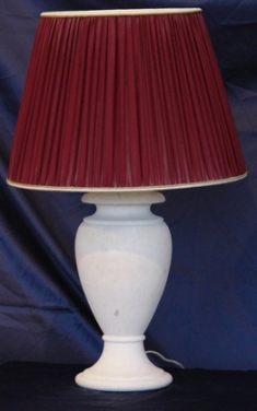 Lampada in pietra leccese
