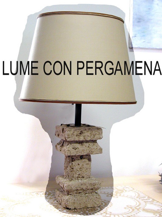 Lampada in pietra leccese