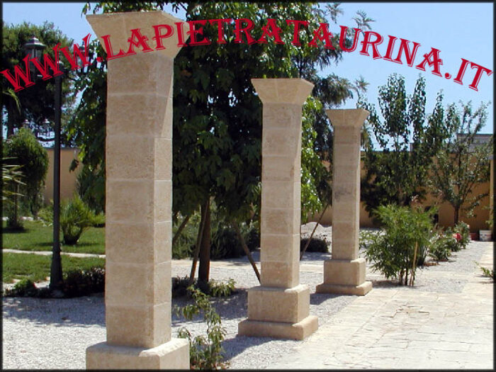 colonne in pietra per portico