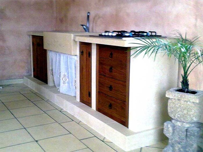 Cucina in muratura rustica in pietra fai da te