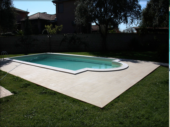 Pavimenti in pietra per bordure piscine