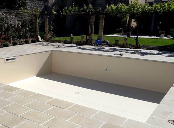 Pavimenti in pietra per piscine interrate